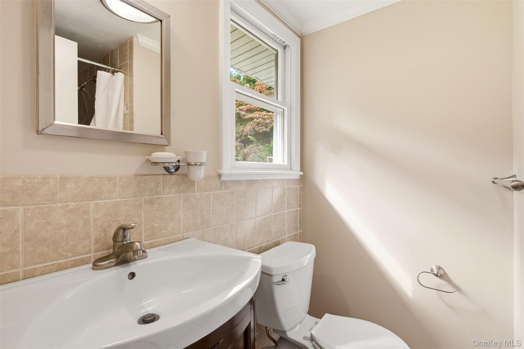 174 Flower Hill Road Huntington, NY 11743 - Photo 19 of 46 Gallery Image 19