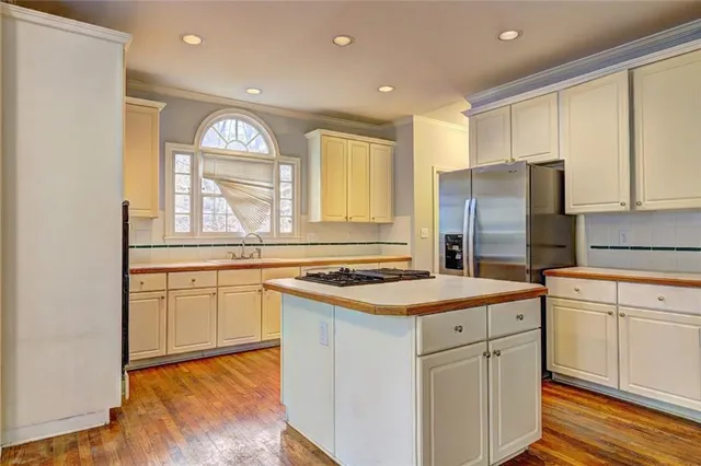 $3,000 | 980 Laurel Springs Lane Southwest, Marietta, GA 30064