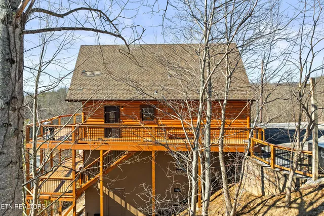 $950,000 | 829 Red Fox Trail, Gatlinburg, TN 37738
