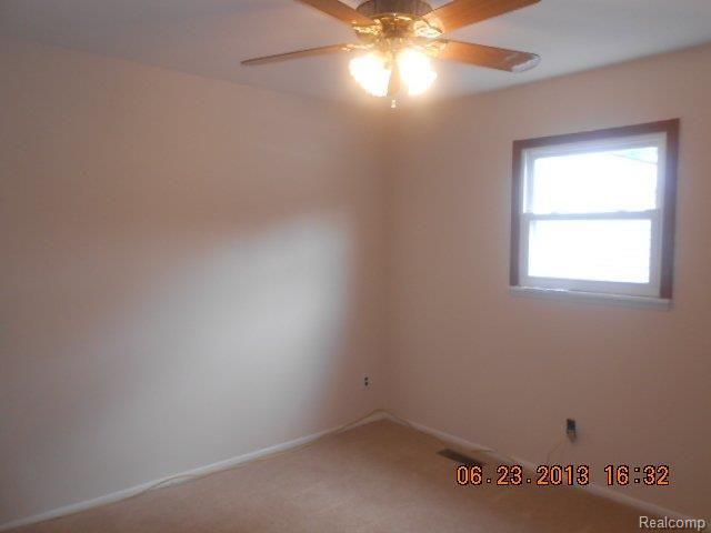 9530 Tuttle Hill Road Maybee, MI 48159 - Photo 11 of 20 9530 tuttlehill 2nd bedrm.JPG