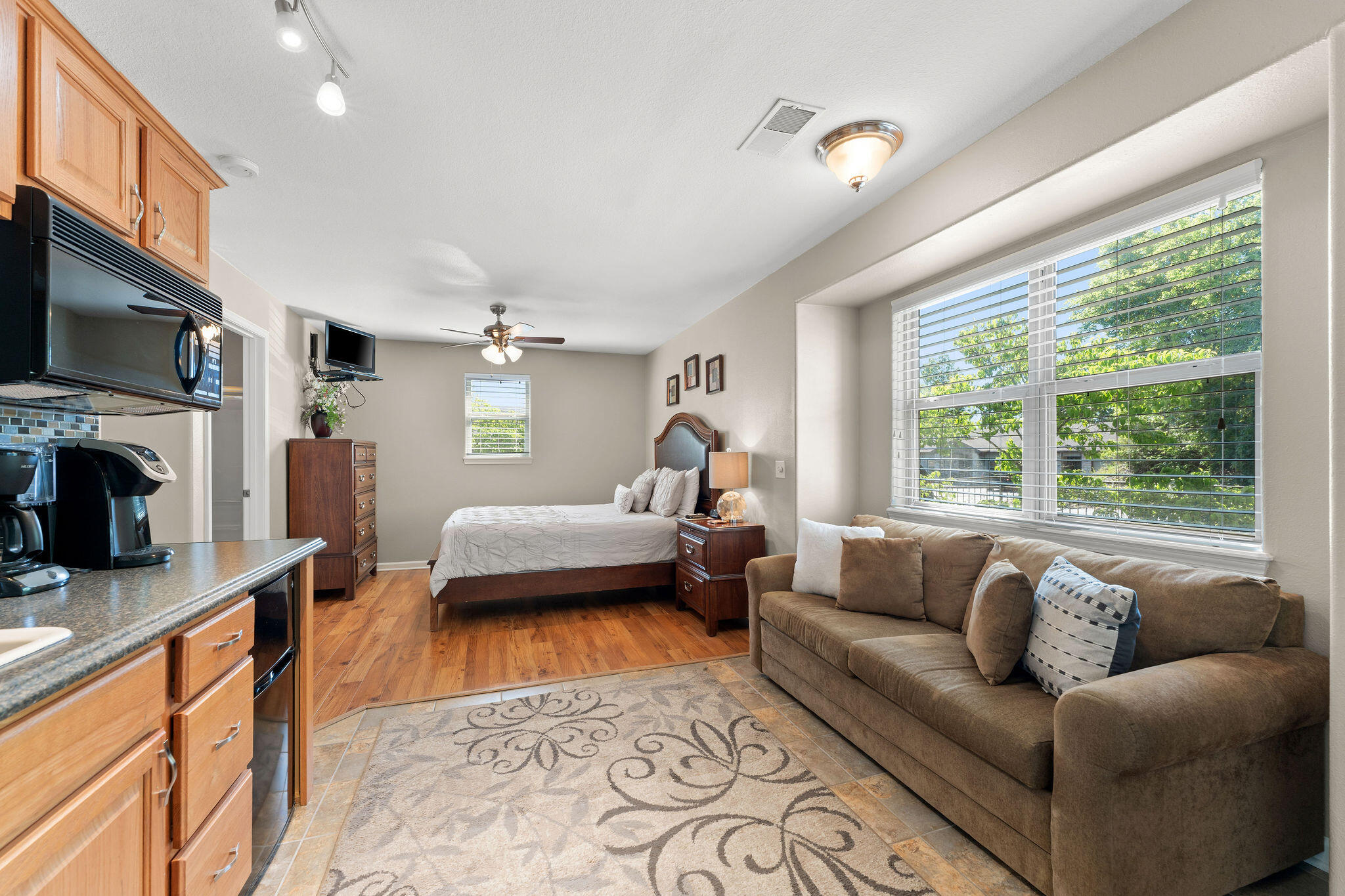 144 Oak Lane, Unit 144 Reeds Spring, MO 65737 - Photo 11 of 33 Suite