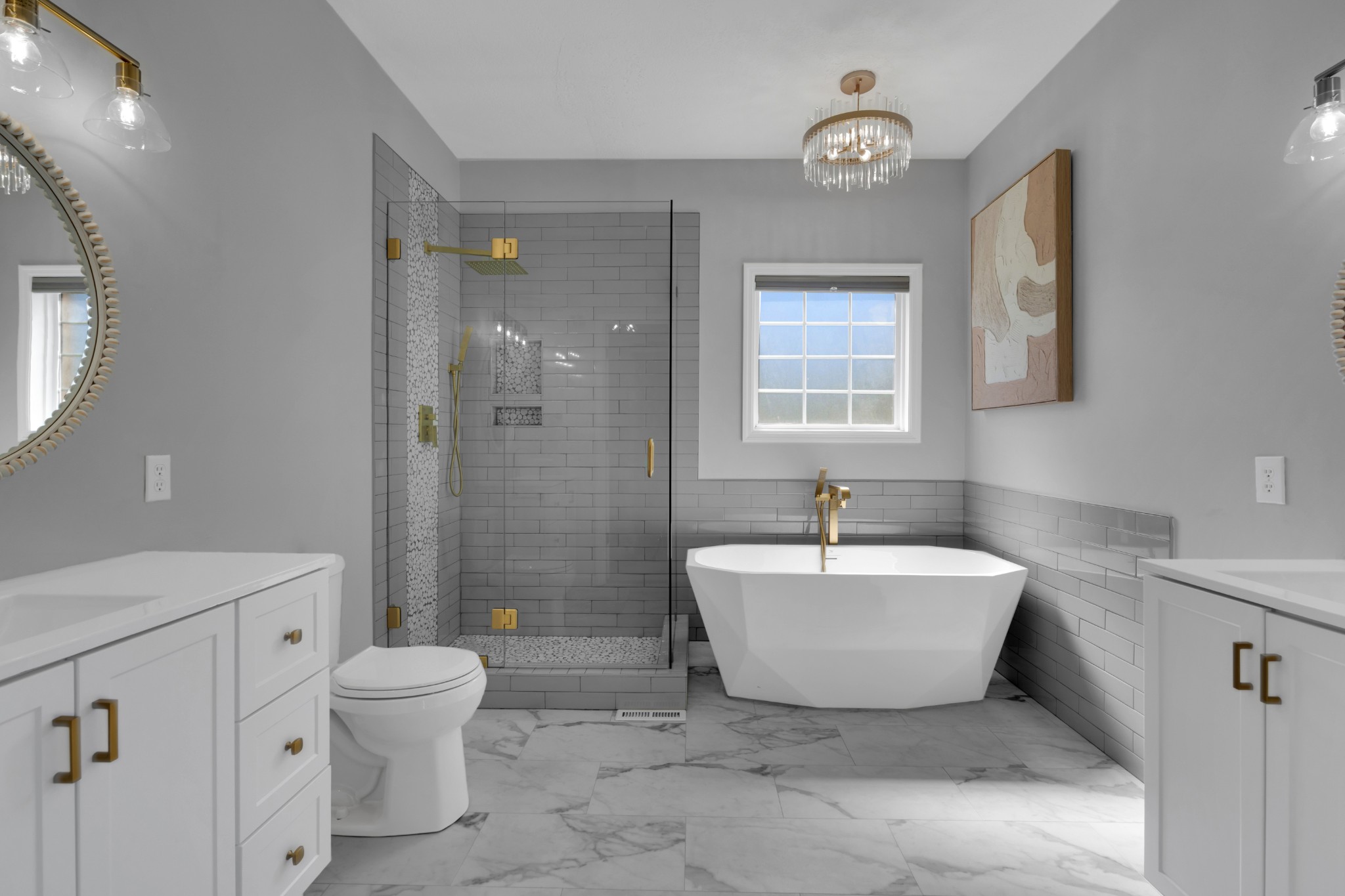 3896 Lynchburg Road Winchester, TN 37398 - Photo 25 of 57 a spacious bathroom with a bathtub sink mirror and toilet