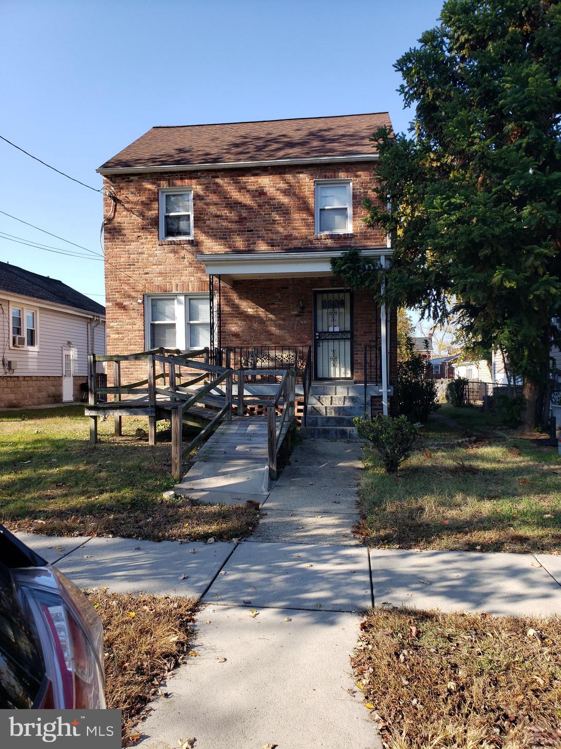 1208 42nd Pl Northeast  