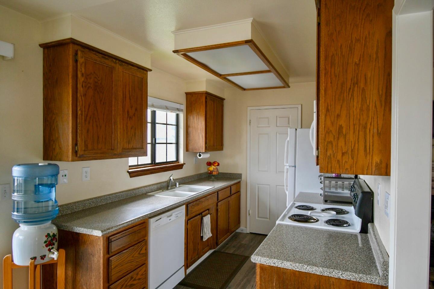 1057 Riker Street, Unit 7 Salinas, CA 93901 - Photo 3 of 13 Gallery Image 3