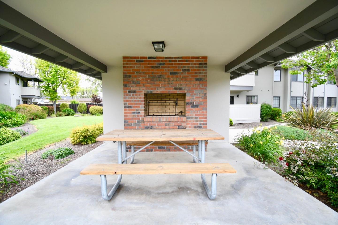 1057 Riker Street, Unit 7 Salinas, CA 93901 - Photo 4 of 13 Gallery Image 4