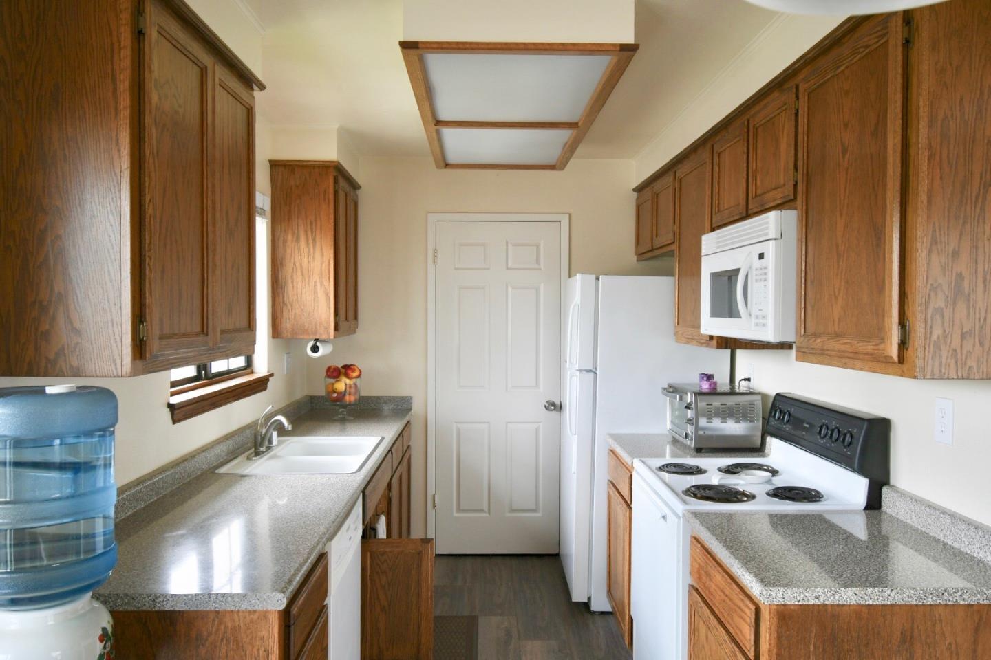 1057 Riker Street, Unit 7 Salinas, CA 93901 - Photo 8 of 13 Gallery Image 8
