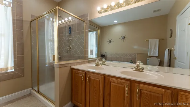 $549,900 | 66 Beacon Hill Drive, Lake Ozark, MO 65049