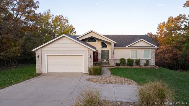 $549,900 | 66 Beacon Hill Drive, Lake Ozark, MO 65049