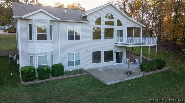 $549,900 | 66 Beacon Hill Drive, Lake Ozark, MO 65049