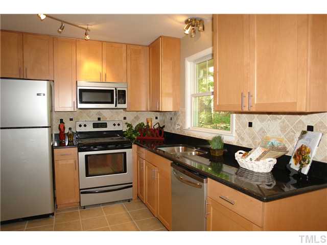 221 Hudson Street Raleigh, NC 27608 - Photo 8 of 20