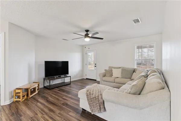 $235,000 | 46 Christopher Circle, Nahunta, GA 31553