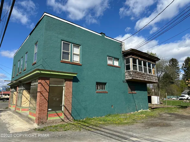 $430,000 | 6656 Highway 191, Cresco, PA 18326