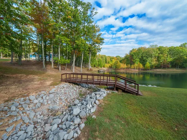 $1,929,000 | 303 South Lk Drive, Altamont, TN 37301