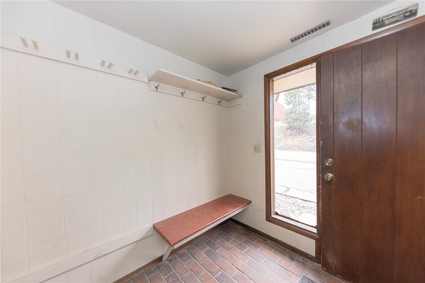 110 Evergreen Road, Unit 303 Dillon, CO 80435 - Photo 22 of 35 an empty room with windows