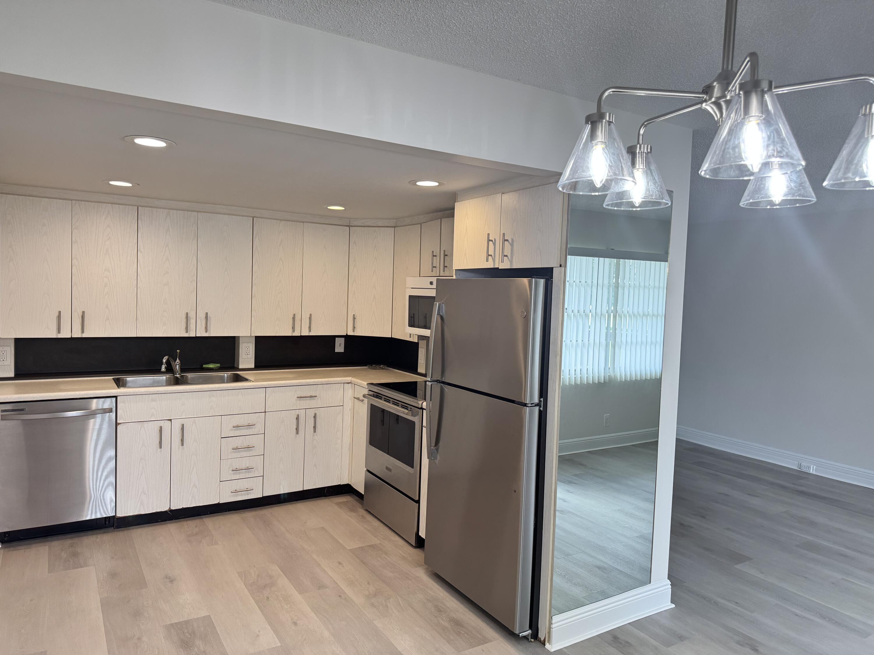 2039 Rexford A, Unit C Boca Raton, FL 33434 - Photo 1 of 27 KITCHEN