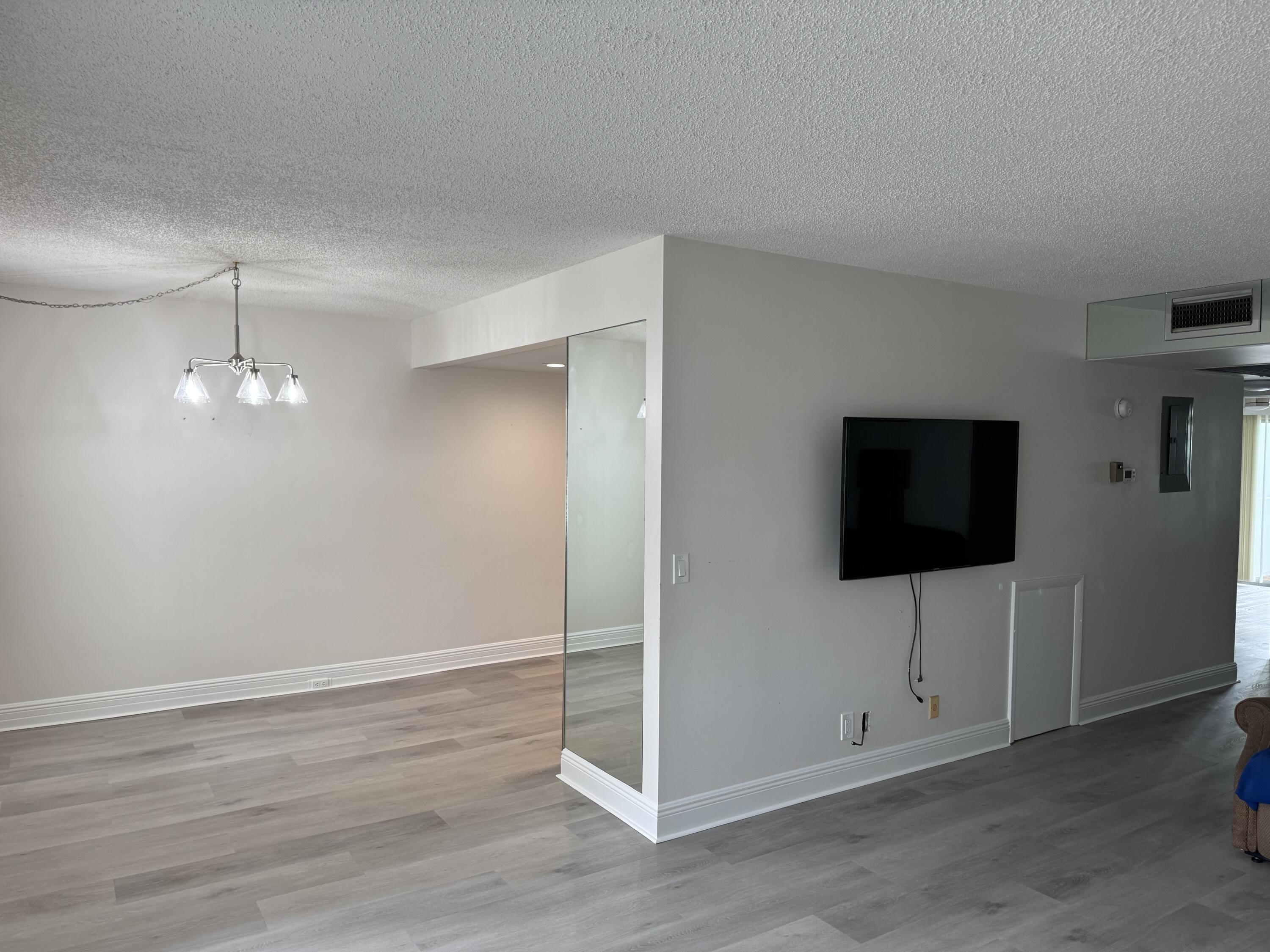 2039 Rexford A, Unit C Boca Raton, FL 33434 - Photo 2 of 27 dining/living area