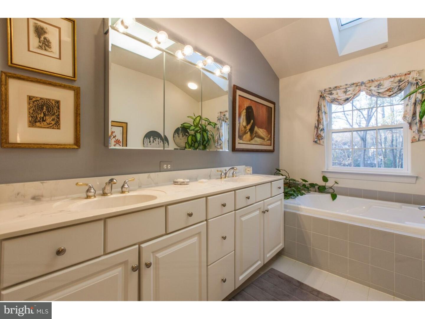 1122 Penmore Place Rydal, PA 19046 - Photo 15 of 25 Master Bathroom