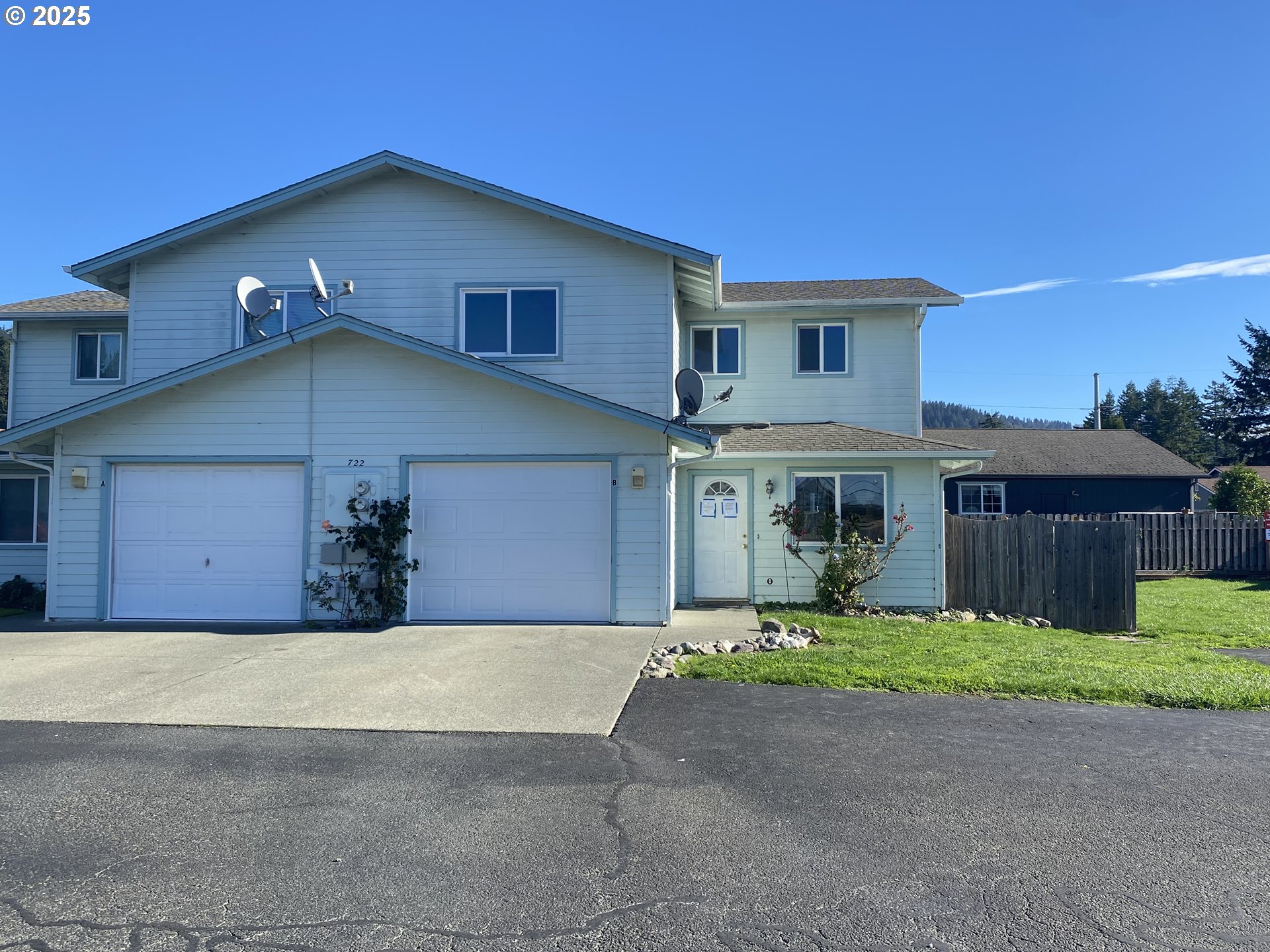 722B Pioneer Road, Unit A Brookings, OR 97415 - Photo 2 of 33 Gallery Image 2
