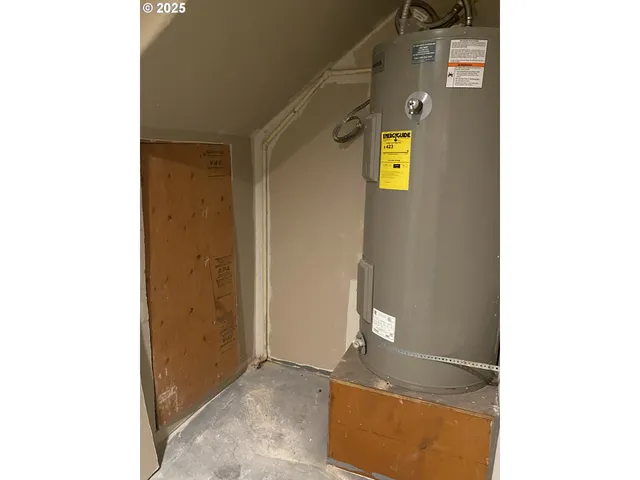 $240,000 | 722B Pioneer Road, Unit A, Brookings, OR 97415