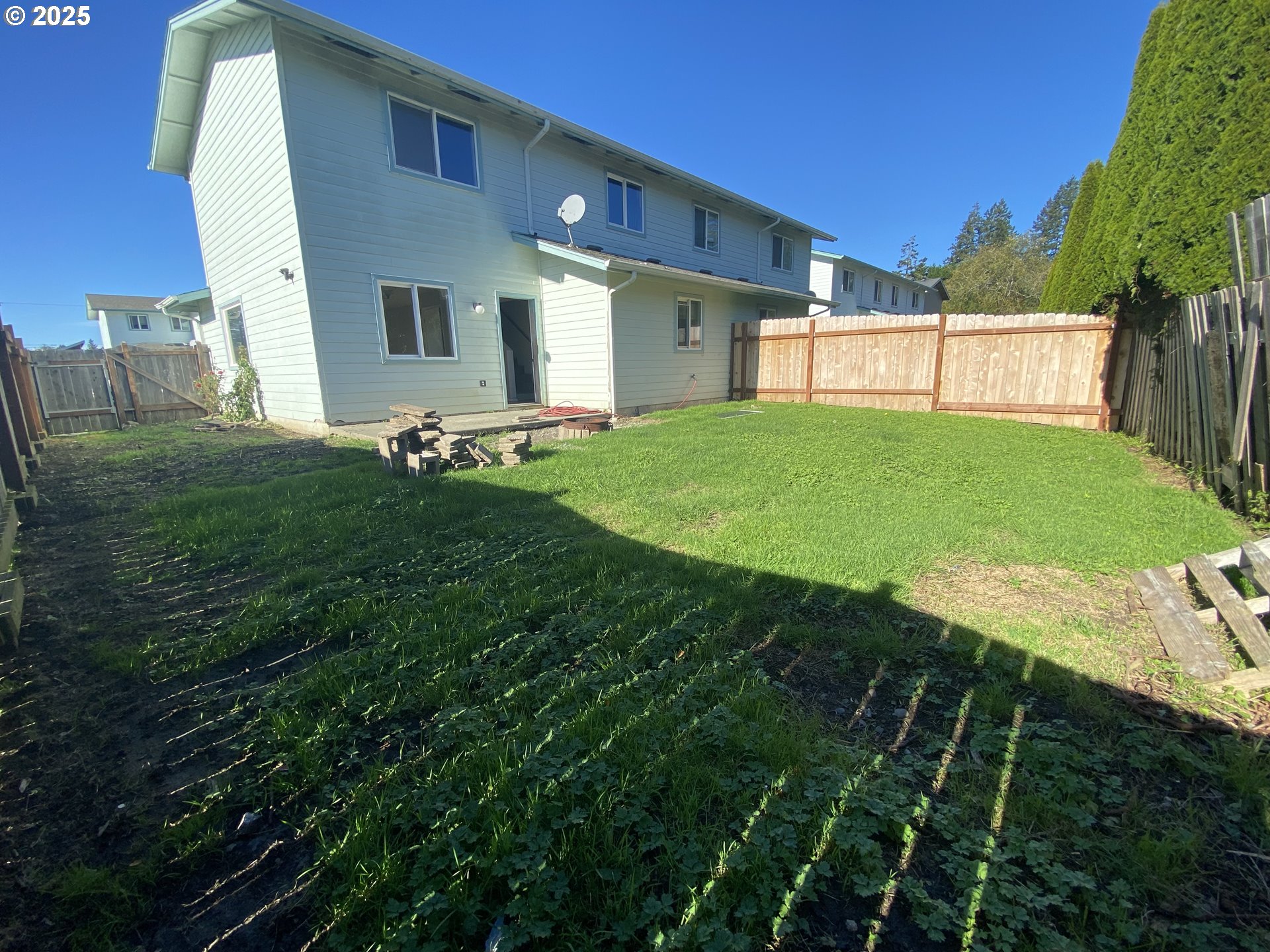 722B Pioneer Road, Unit A Brookings, OR 97415 - Photo 28 of 33 Backyard