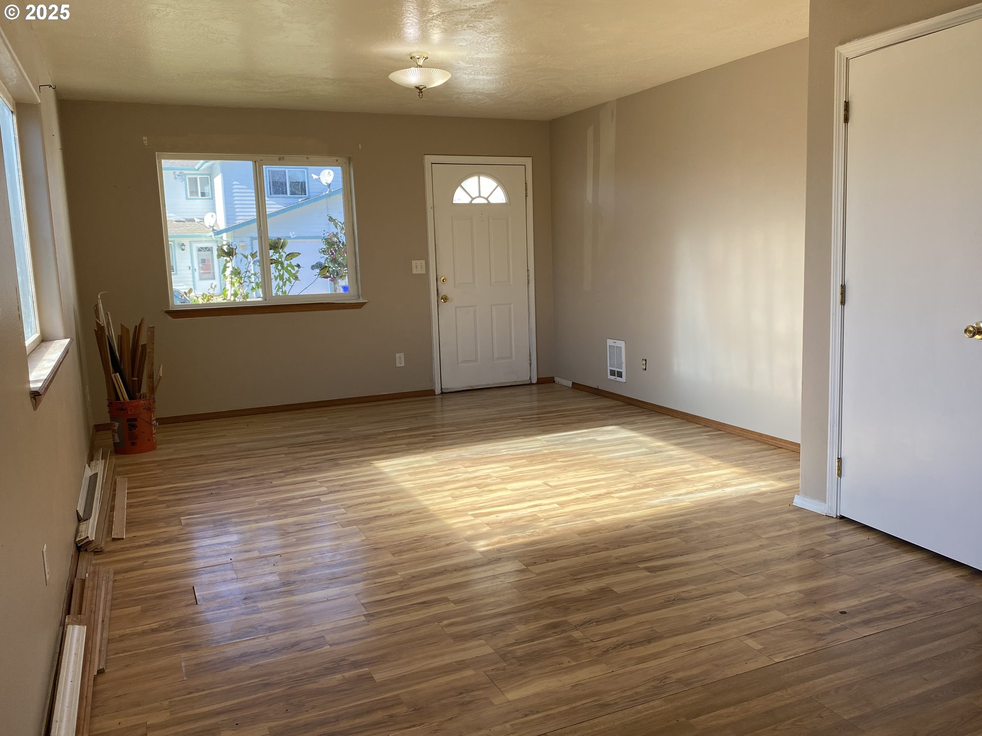 722B Pioneer Road, Unit A Brookings, OR 97415 - Photo 3 of 33 Gallery Image 3