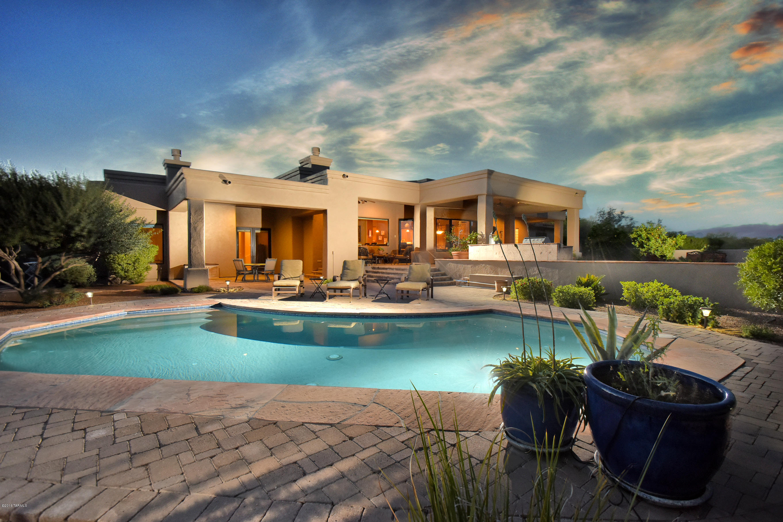 725 West Rim View Place Oro Valley, AZ 85755 - Photo 18 of 38 Gallery Image 18