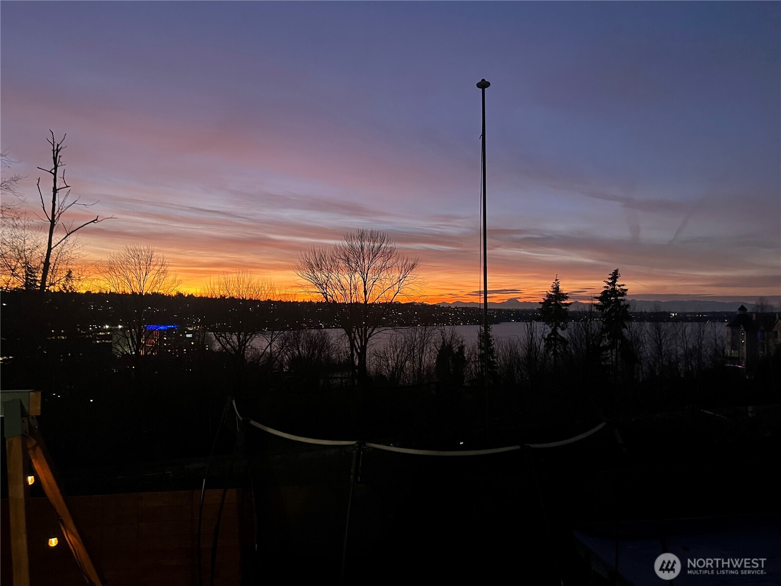 1425 Jones Avenue Northeast Renton, WA 98056 - Photo 32 of 36 a view of a balcony