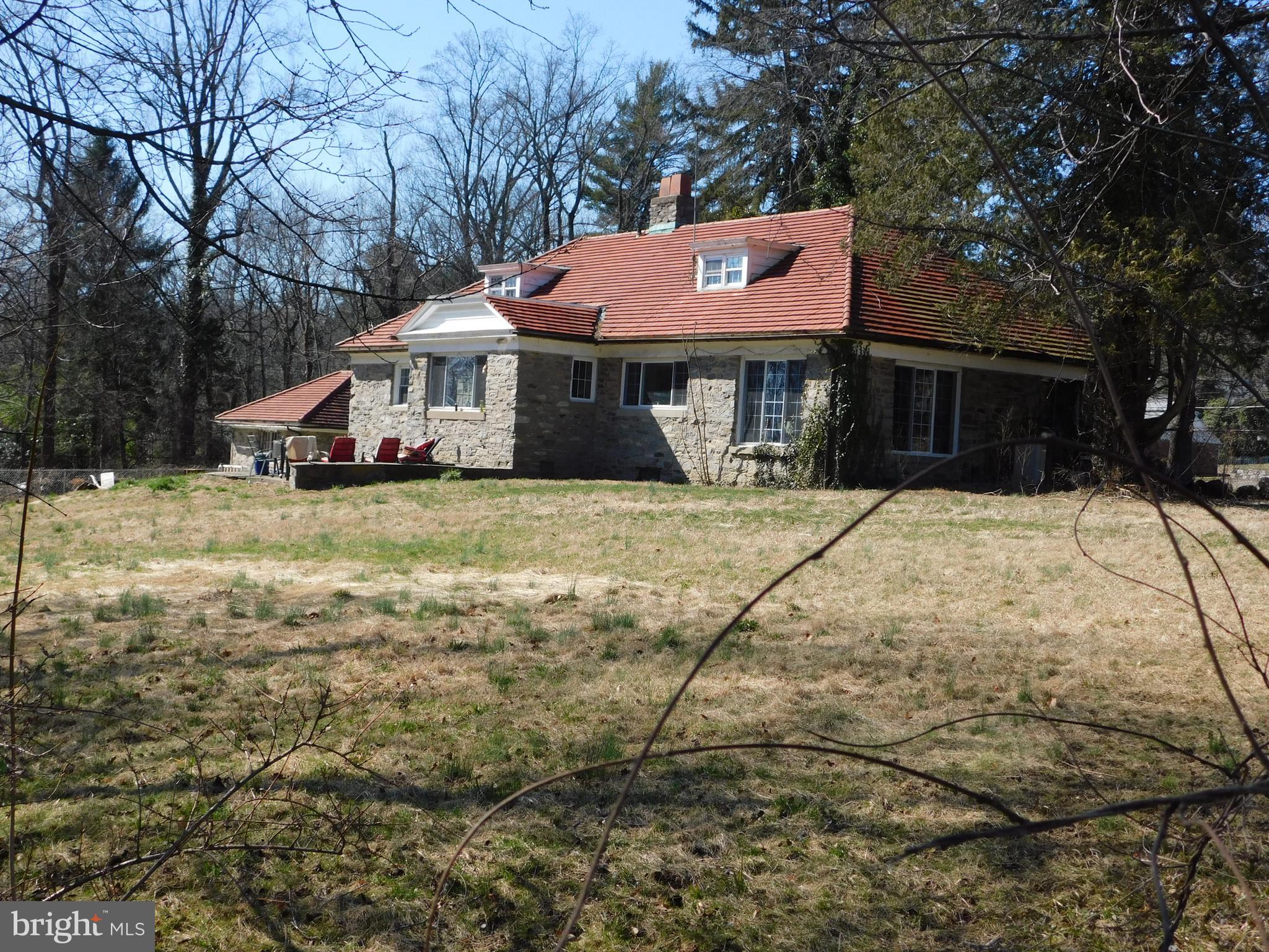 2121 Valley Road Huntingdon Valley, PA 19006 - Photo 3 of 17