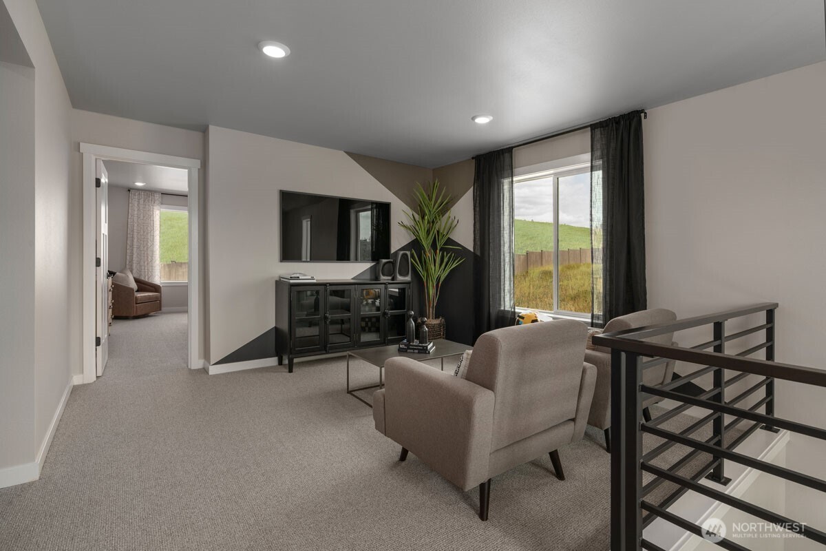 706 Teetor Circle Northwest Orting, WA 98360 - Photo 8 of 10