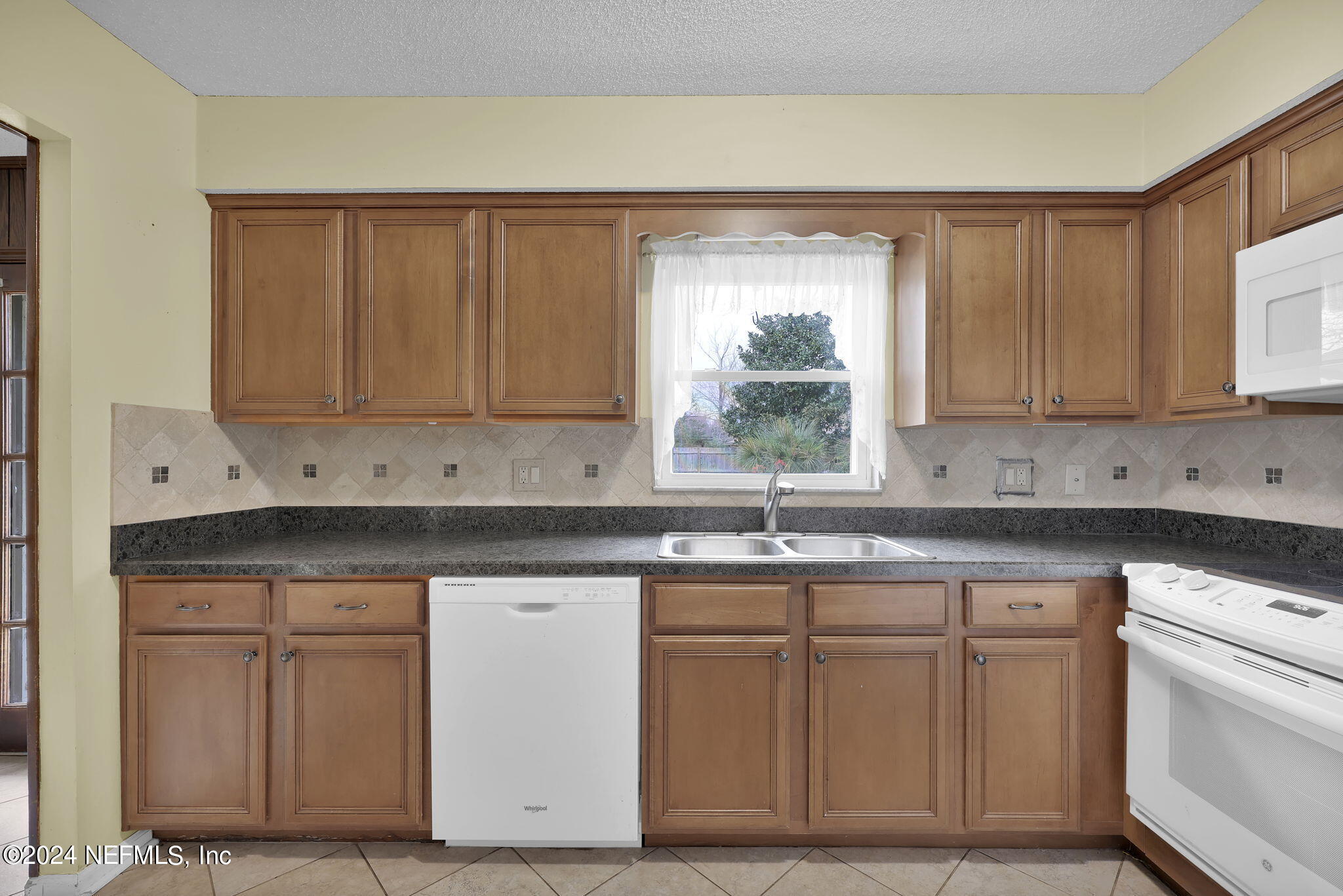 3716 Bramble Road Jacksonville, FL 32210 - Photo 13 of 40 0 3716 Bramble_018