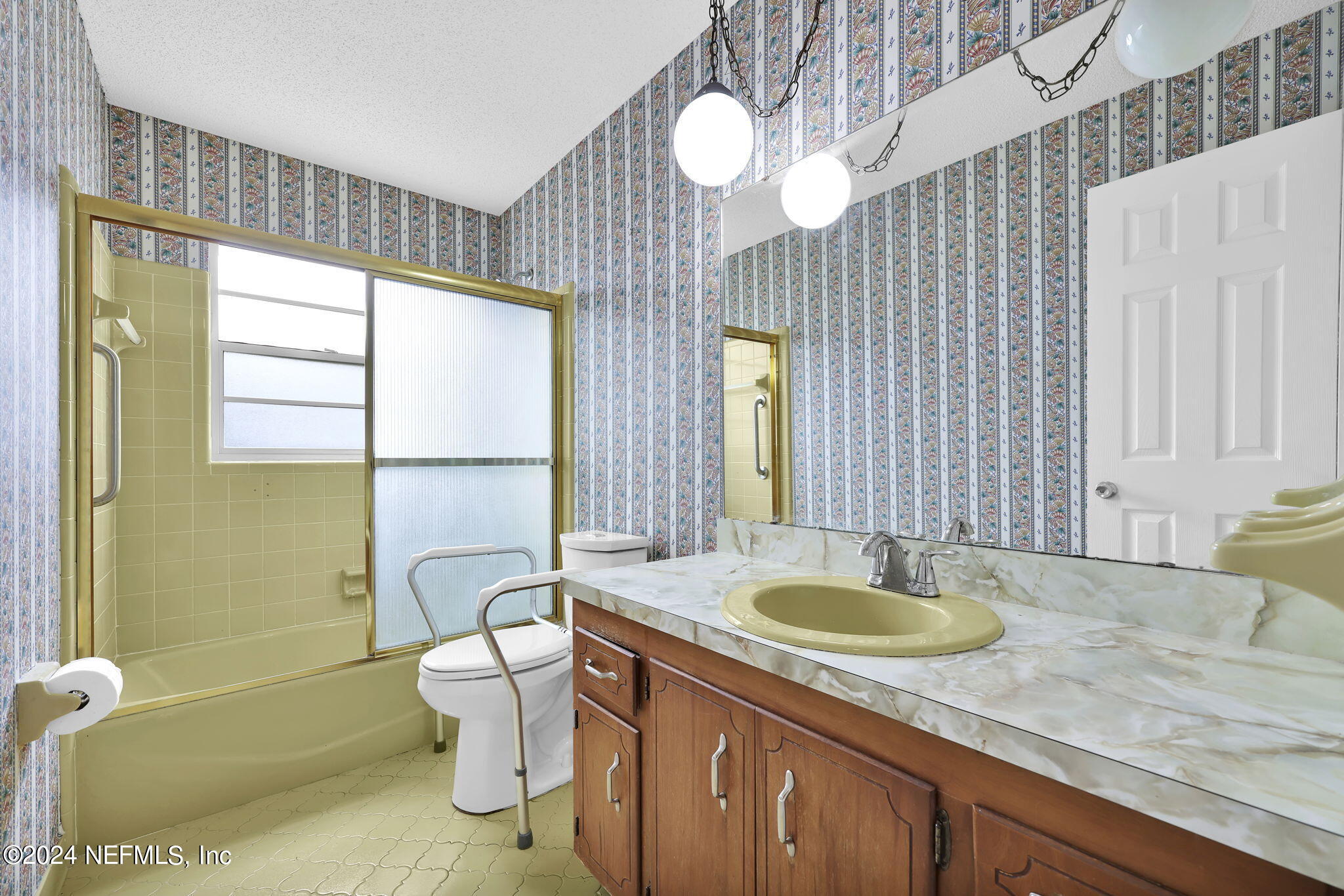 3716 Bramble Road Jacksonville, FL 32210 - Photo 24 of 40 Guest bath