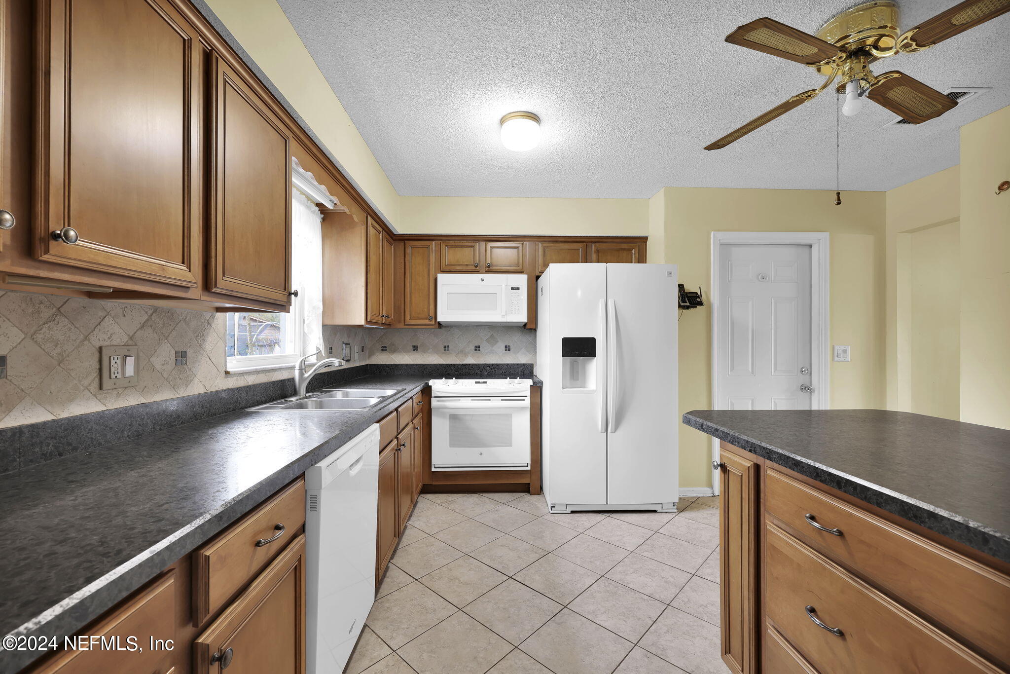 3716 Bramble Road Jacksonville, FL 32210 - Photo 10 of 40 0 3716 Bramble_017