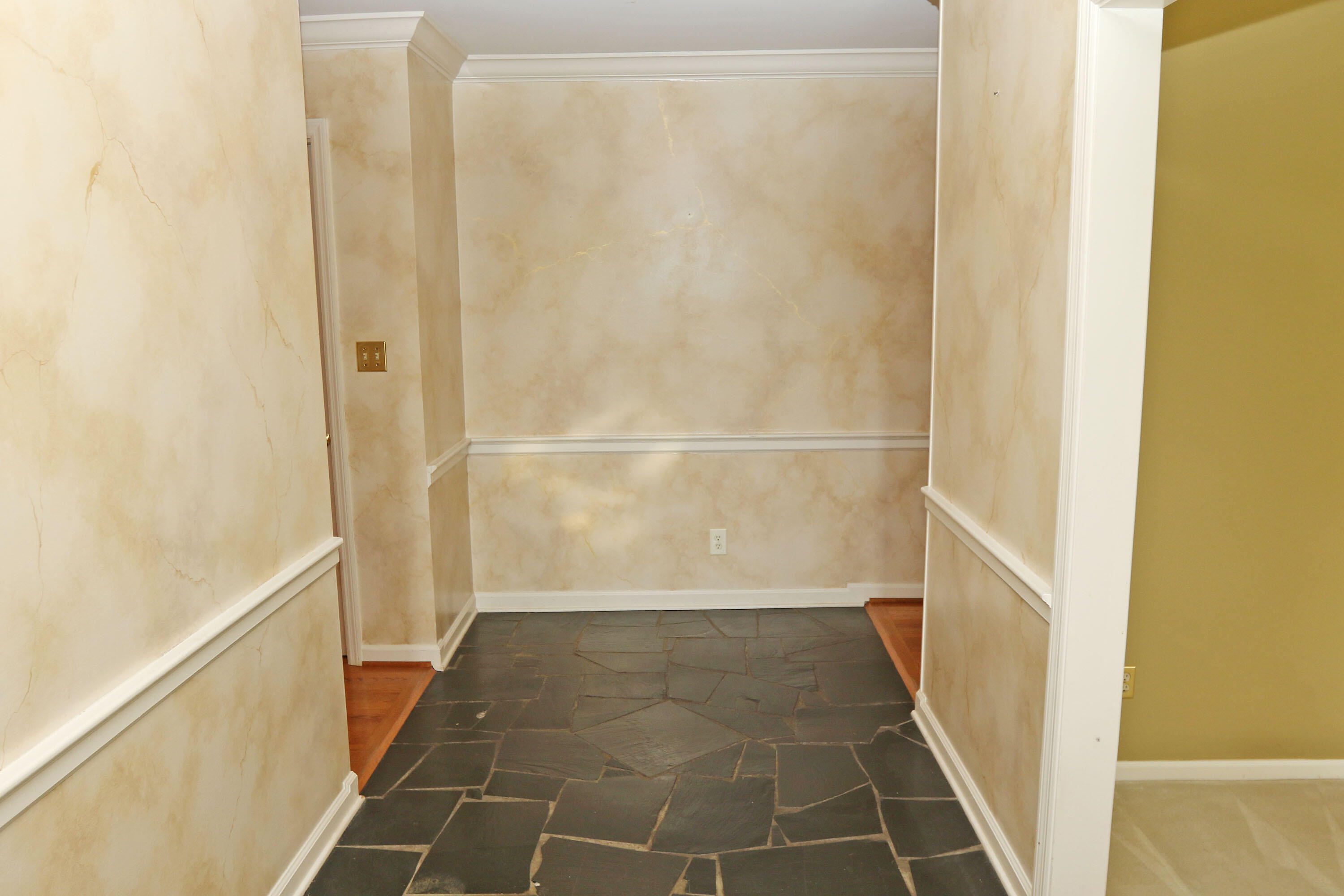 2586 Westmorland Road Lexington, KY 40510 - Photo 17 of 52 22