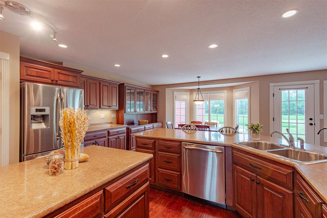 9082 Roberts Road Woodburn, IN 46797 - Photo 11 of 34 Gallery Image 11