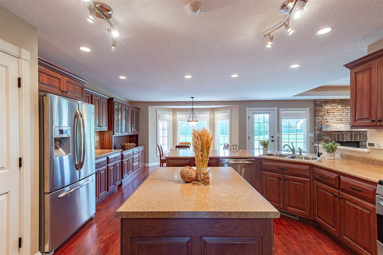 9082 Roberts Road Woodburn, IN 46797 - Photo 9 of 34 Gallery Image 9