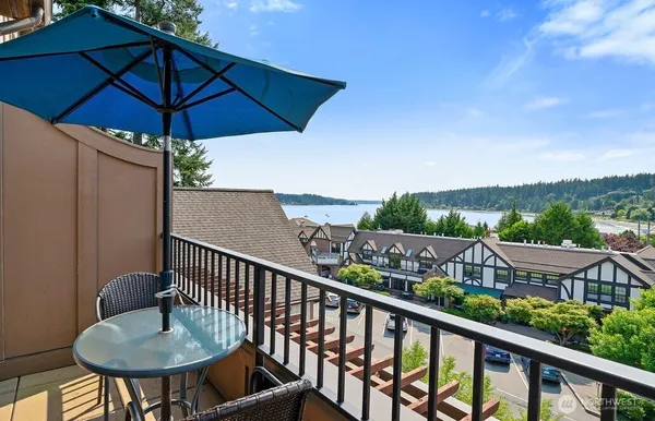 $2,168,000 | 4566 Flying Goat Avenue Northeast, Unit C220, Bainbridge Island, WA 98110