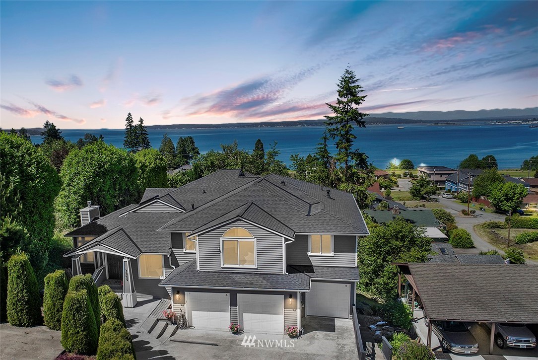 1809 Holbrook Avenue Everett, WA 98203 - Photo 2 of 40 an aerial view of a house
