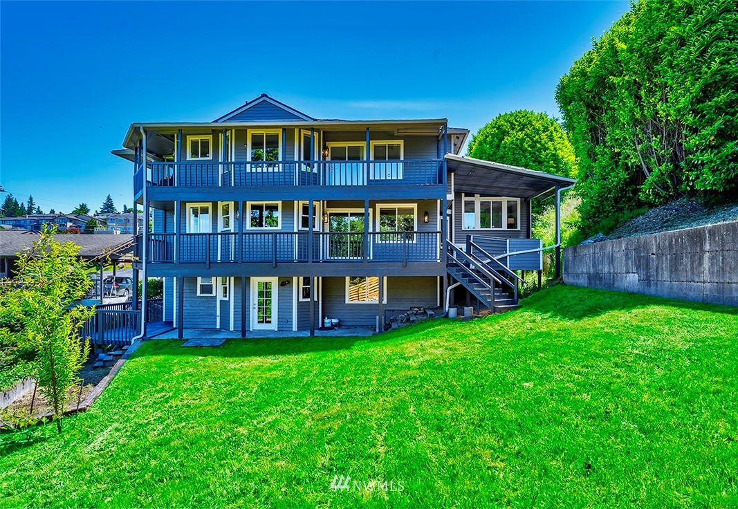 1809 Holbrook Avenue Everett, WA 98203 - Photo 3 of 40 a view of a house with a yard and deck