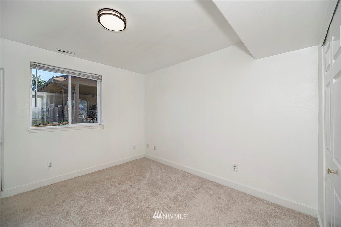 1809 Holbrook Avenue Everett, WA 98203 - Photo 36 of 40 an empty room