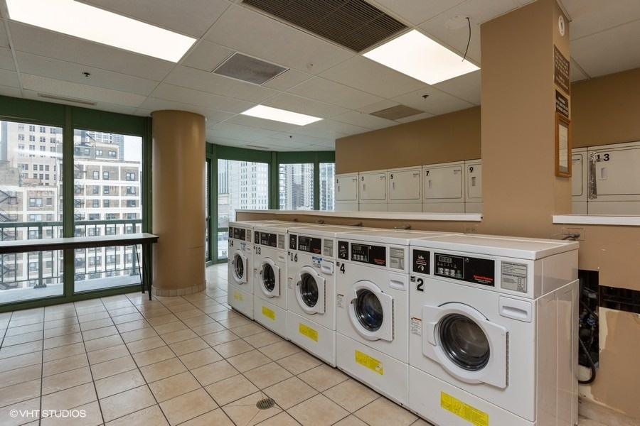 111 West Maple Street, Unit 2408 Chicago, IL 60610 - Photo 10 of 12