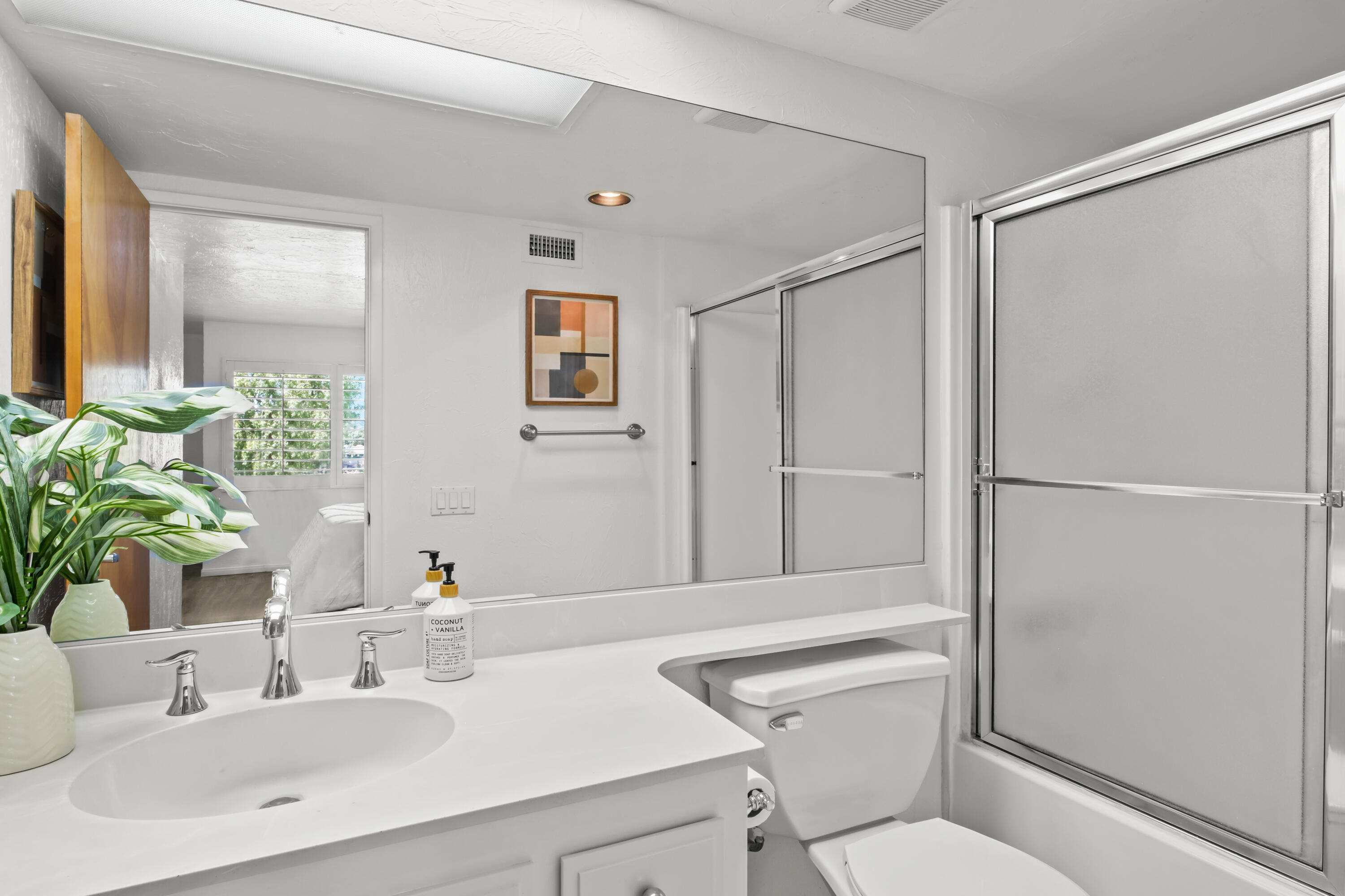 71802 Eleanora Lane Rancho Mirage, CA 92270 - Photo 24 of 40 Guest en-suite bath