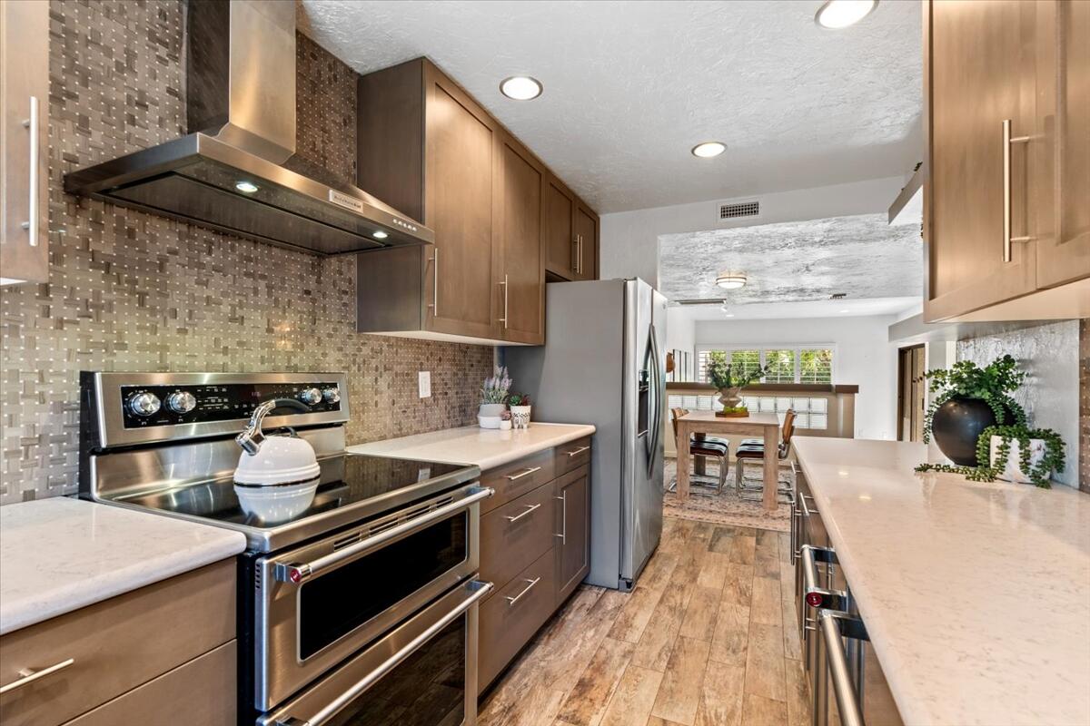 71802 Eleanora Lane Rancho Mirage, CA 92270 - Photo 6 of 40 Updated kitchen