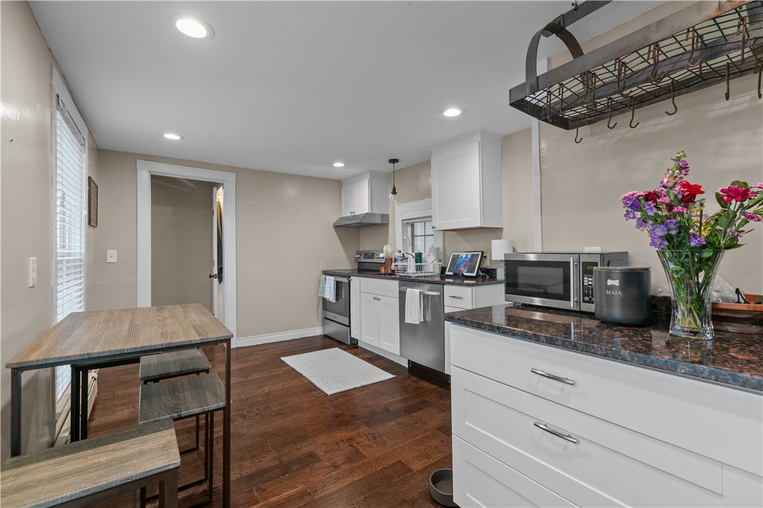 5 Elliot Place Newport, RI 02840 - Photo 12 of 38