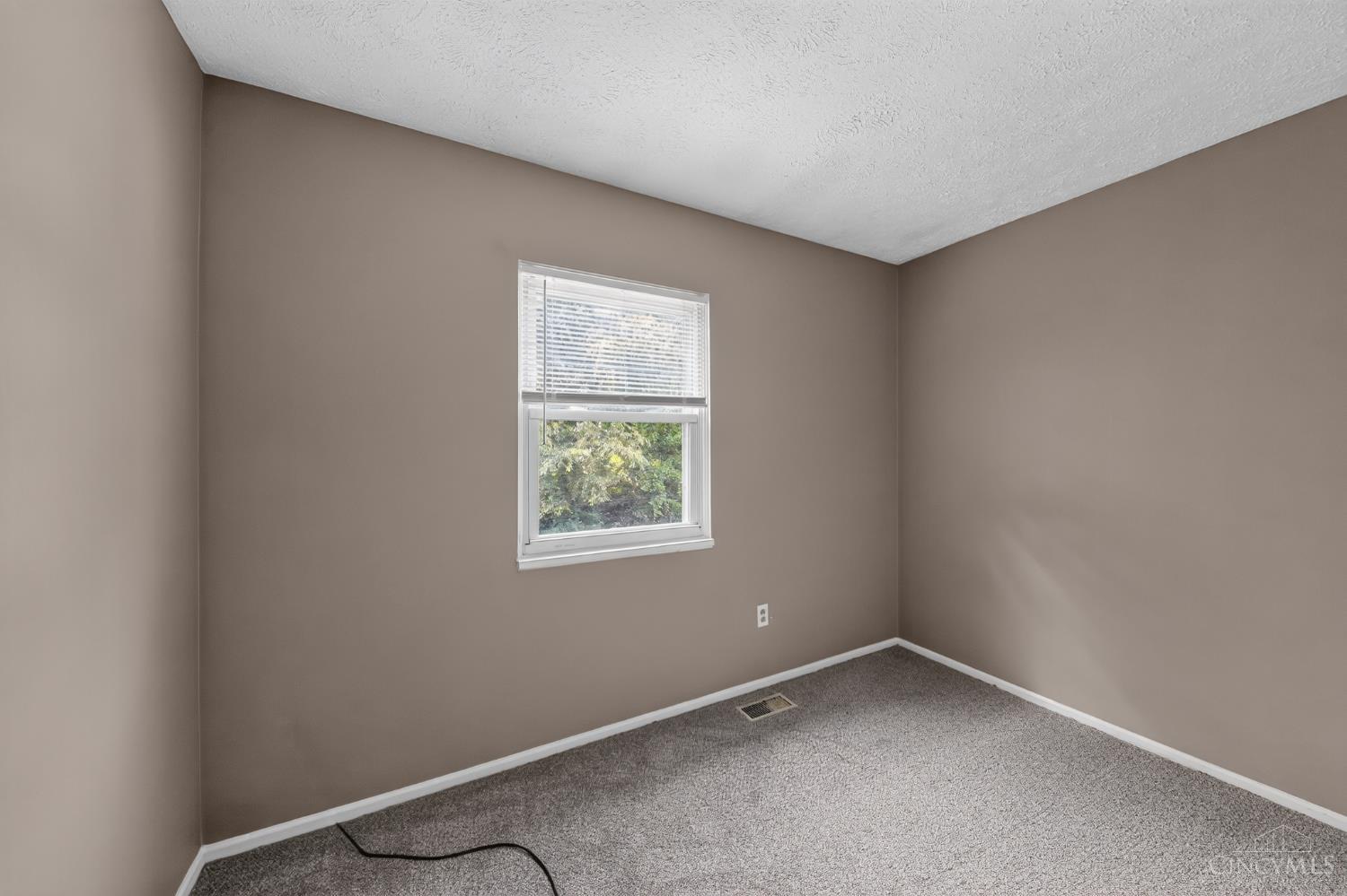 2743 Springdale Road Cincinnati, OH 45251 - Photo 21 of 30