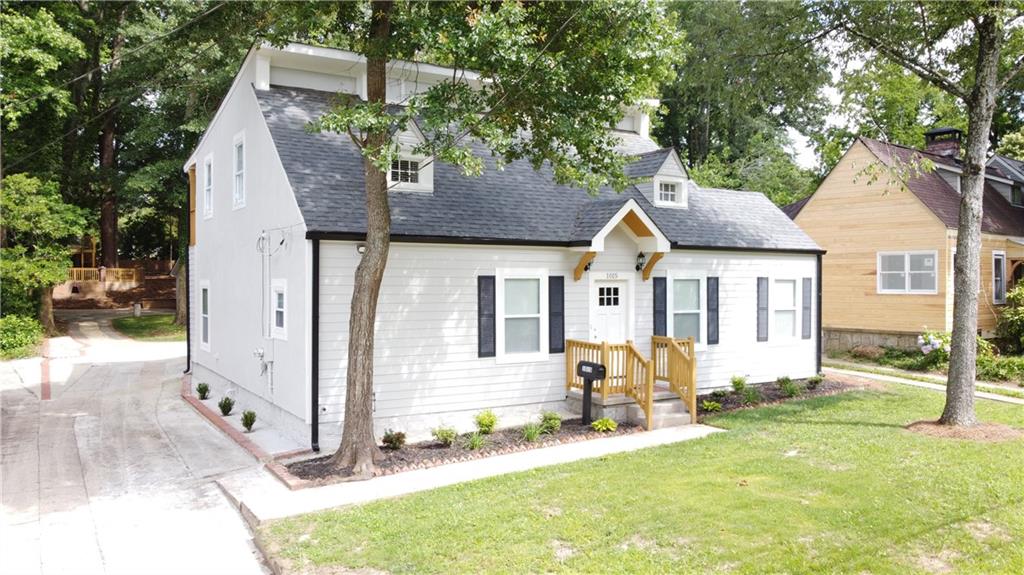 Complete Renovation in 2020!! Come to see it, everything is Brand New in this home !!0.3 acre lot with access to Glen Lake Dog Park located at the corner of the house !!