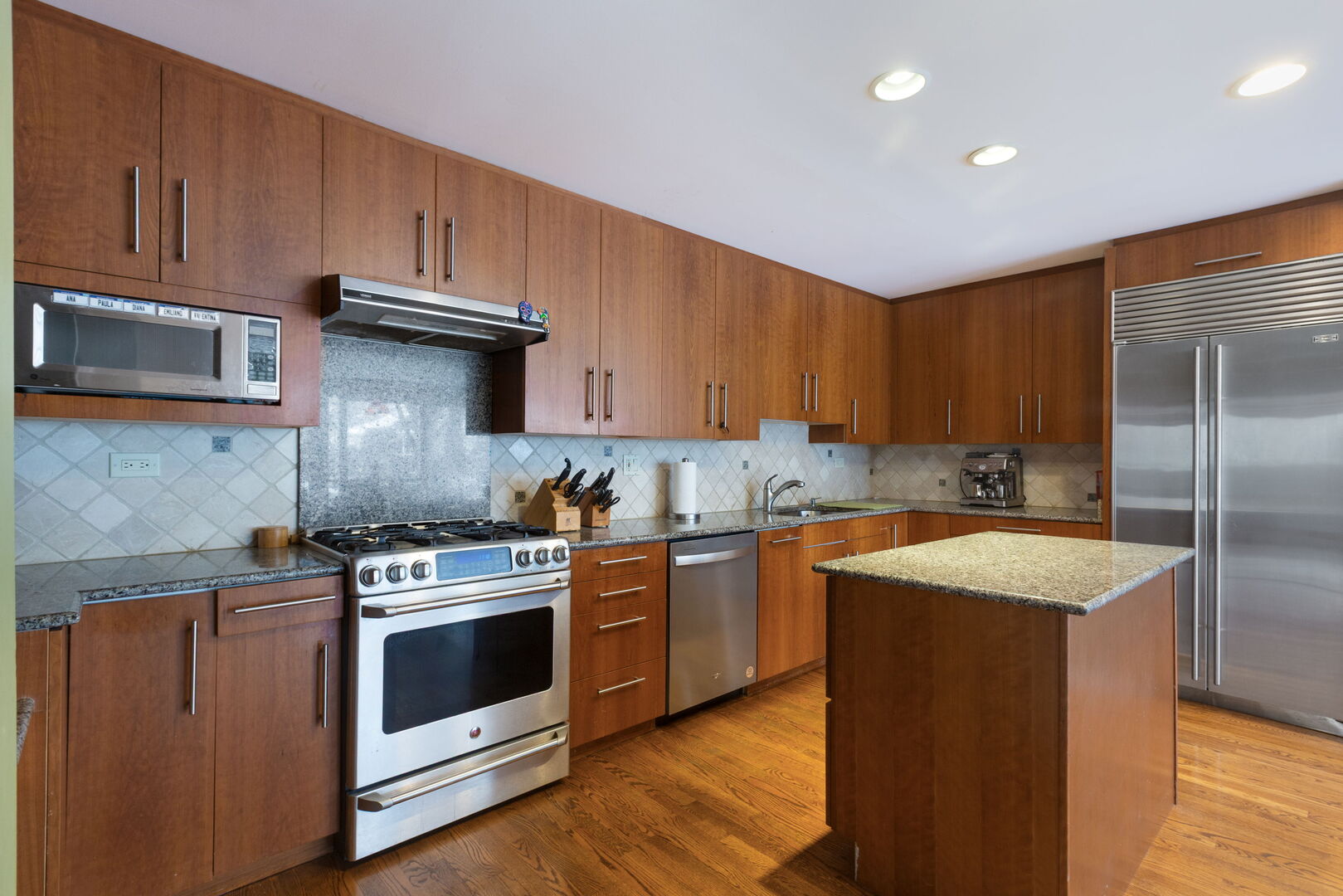 1430 Country Lane Deerfield, IL 60015 - Photo 2 of 30