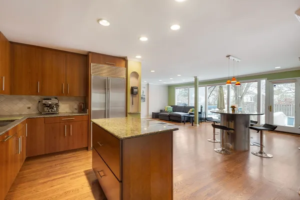 $699,900 | 1430 Country Lane, Deerfield, IL 60015