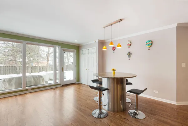$699,900 | 1430 Country Lane, Deerfield, IL 60015