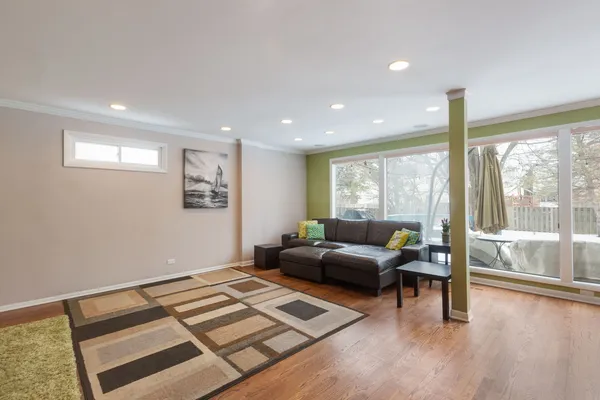 $699,900 | 1430 Country Lane, Deerfield, IL 60015