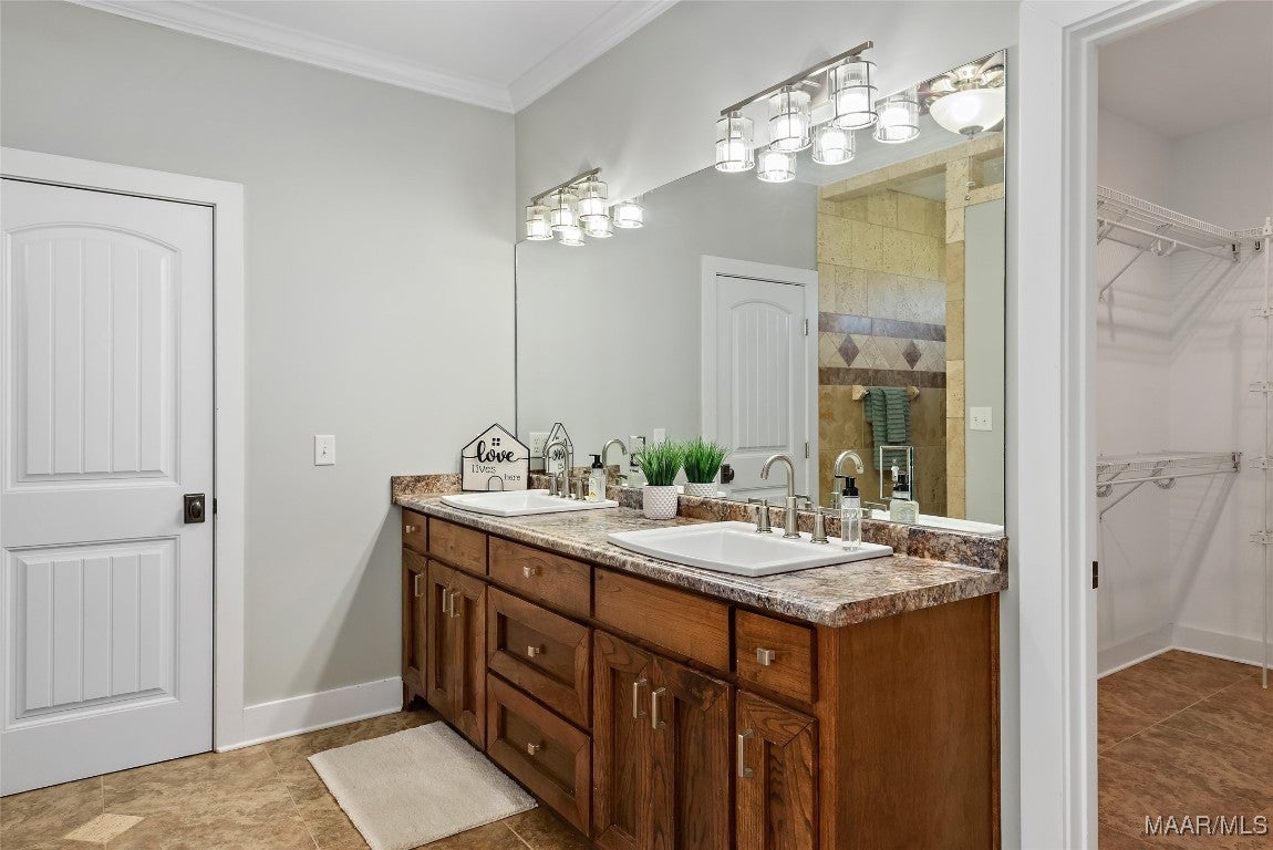 848 Hadden Road Dothan, AL 36301 - Photo 24 of 48 Double Sink vanity